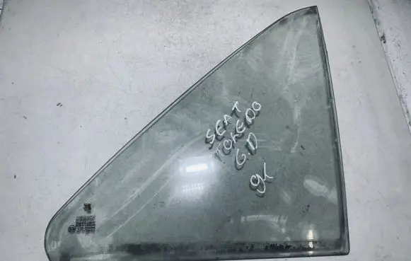 Seat Toledo I (1L) Rear vent window glass 