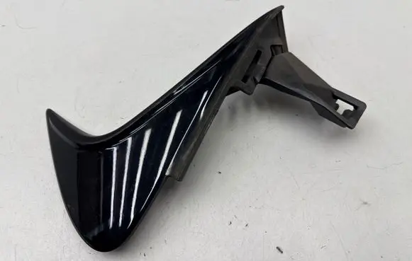 Infiniti Q30 Tailgate trim 960325DA0A LN068960