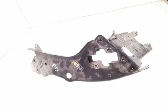 Mercedes-Benz E W211 Headlight/headlamp mounting bracket A2048173420