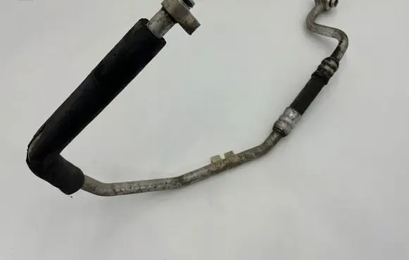 Jaguar XK8 - XKR Oil cooling pipe 3W836N850AA A11380217