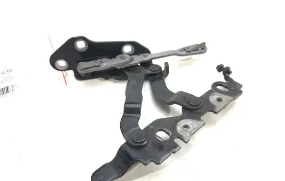Engine bonnet/hood hinges