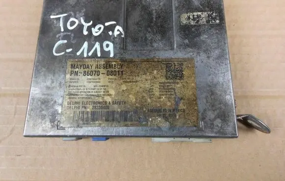 Toyota Sienna XL30 III Door control unit/module 8607008011