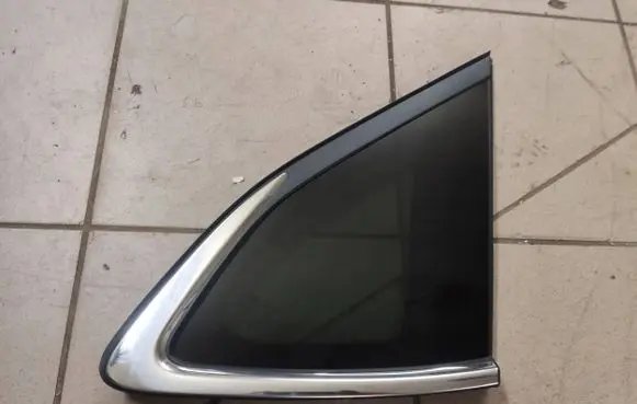Hyundai Tucson TL Rear side window