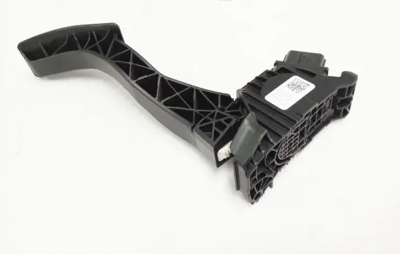 Volkswagen Golf VII Accelerator throttle pedal 5Q1723503H