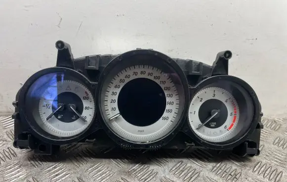 Mercedes-Benz C W204 Speedometer (instrument cluster) A2049005813 2049018002 2129026108