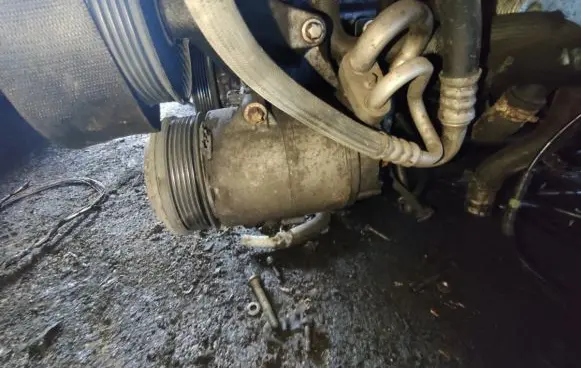 Opel Zafira A Air conditioning (A/C) compressor (pump)