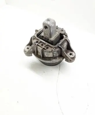 BMW 5 F10 F11 Engine mount bracket 6786528