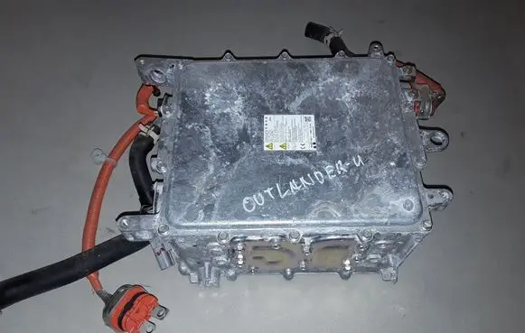 Mitsubishi Outlander Battery charger (optional) W005T70271