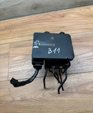 Volkswagen Golf V ABS Pump 1K0907379AC 00005305H 10096003593