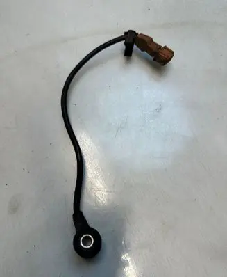 Volkswagen Transporter - Caravelle T4 Detonation knock sensor 037905377