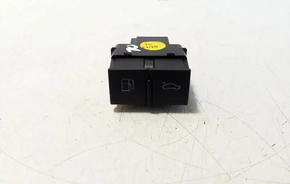 Audi TT TTS Mk2 Fuel tank opening switch 8P0959833A