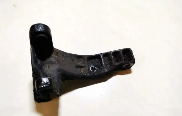 Volkswagen Transporter - Caravelle T3 Engine mounting bracket