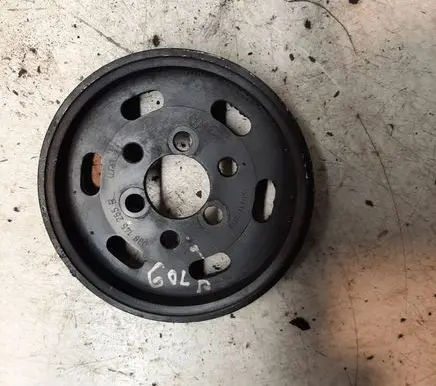 Volkswagen Golf IV Power steering pump 038145255B