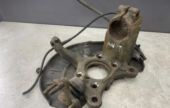 Volkswagen Golf Plus Front wheel hub spindle knuckle 1K0615311F 30704
