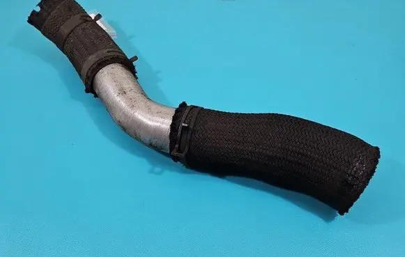 Intercooler hose/pipe