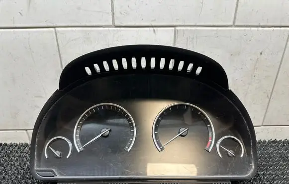 BMW 7 F01 F02 F03 F04 Speedometer (instrument cluster) 9232946 0263687102 17388410