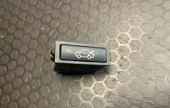 Land Rover Range Rover L322 Tailgate opening switch 8365579 6131 459700