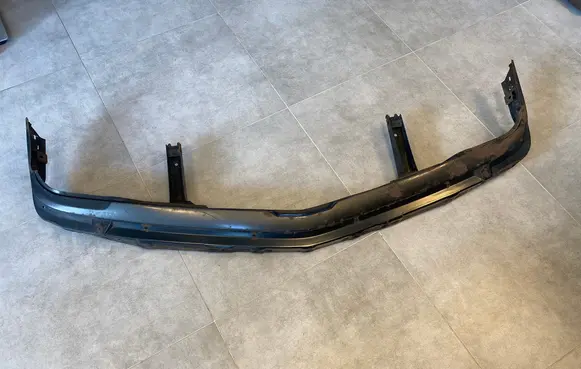 BMW 7 E23 Front bumper 51111880561