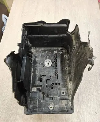 Land Rover Evoque I Battery box tray 