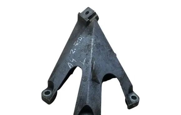 Audi A4 S4 B6 8E 8H Engine mounting bracket 8E0199307F