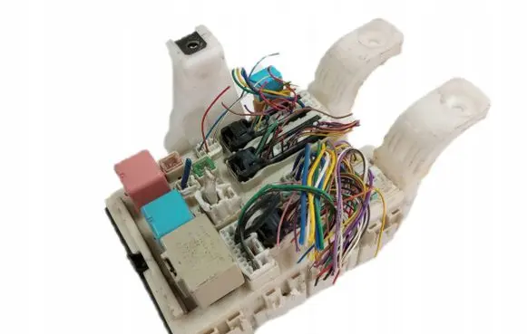 Toyota Prius (XW20) Fuse module 8273047290