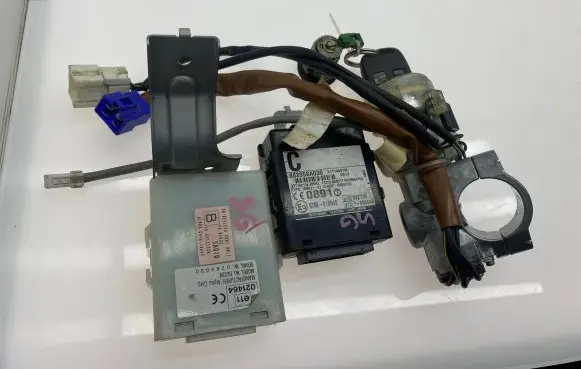 Subaru Forester SG Engine ECU kit and lock set 