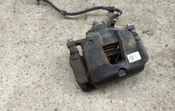KIA Stinger Front brake caliper
