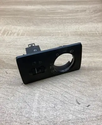 Volkswagen Polo IV 9N3 Light switch 1J0972723