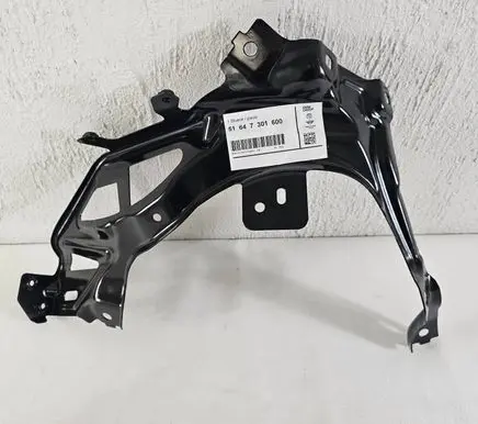 Mini One - Cooper F56 F55 Headlight/headlamp mounting bracket 7301600