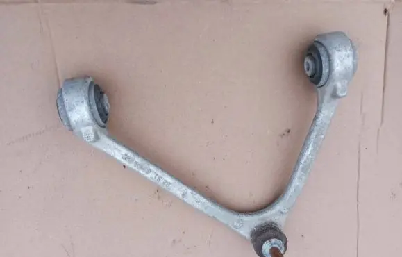 Jaguar XF X250 Front lower control arm/wishbone KAG94353