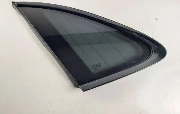 Porsche Macan (95B) Rear side window 95B845297