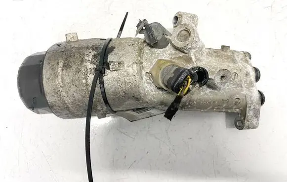 Land Rover Discovery Sport Oil filter cover G4D36714A G4D3-6714-A