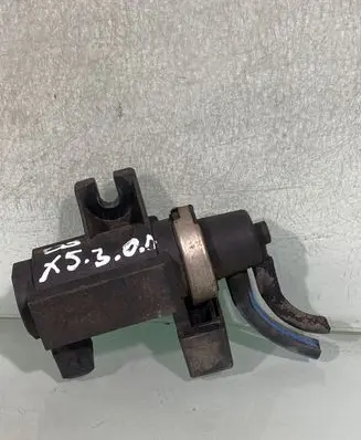 BMW X5 E53 Turbo solenoid valve 72279600 2247906
