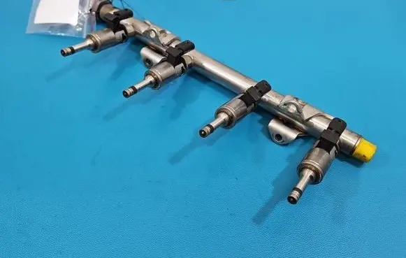 Skoda Octavia Mk3 (5E) Fuel injector 0261500374 IMPRK1581993