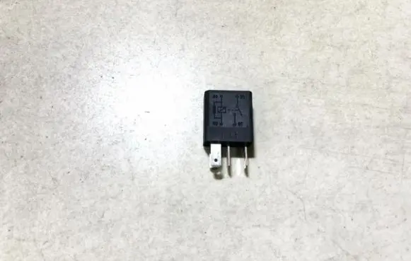 Opel Zafira A Other relay 24432680 70221