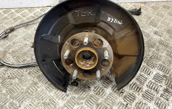 Honda CR-V Rear wheel hub 