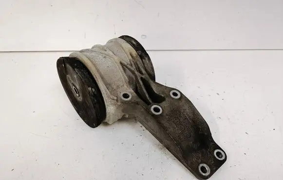 Engine mount bracket