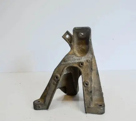 Audi A6 S6 C6 4F Engine mounting bracket 4F0199308P