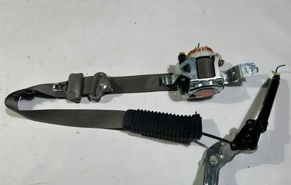 Ford F150 Front seatbelt fl3b16612d65a