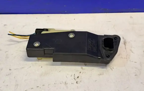Volvo S60 Fuel tank cap lock 30716837