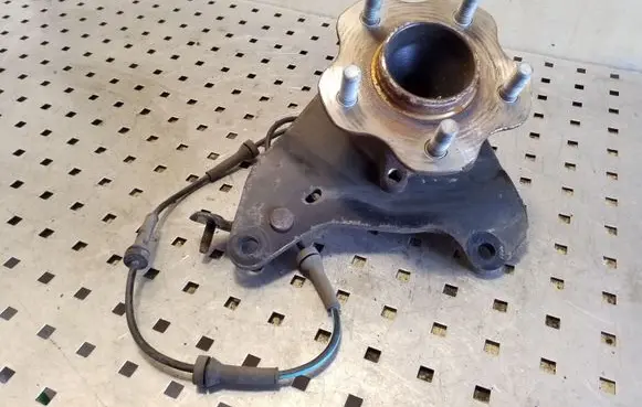 Nissan X-Trail T32 Rear wheel hub