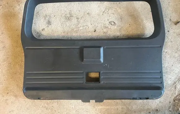 Dodge Nitro Tailgate/boot lid cover trim 5KG78TRMAA 5KG78TRMA