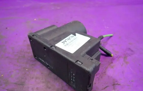 Audi 80 90 S2 B4 Central locking vacuum pump