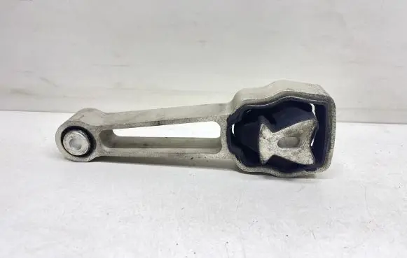 Volvo V60 Engine mount bracket 30793322