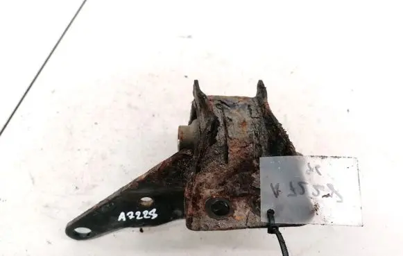 Toyota Avensis Verso Engine mount bracket 1237227040 12372-27040