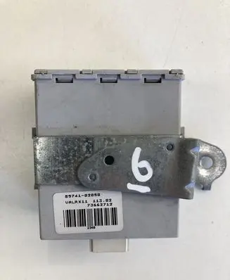 Toyota Corolla E120 E130 Door central lock control unit/module 8974102050