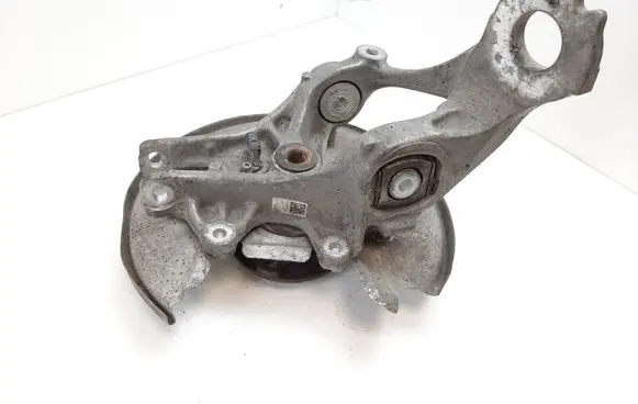 Rear wheel hub