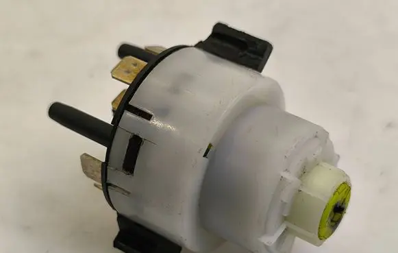Audi A8 S8 D2 4D Ignition lock 103768