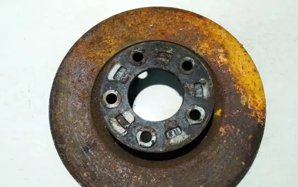 Mazda 5 Front brake disc ventilated