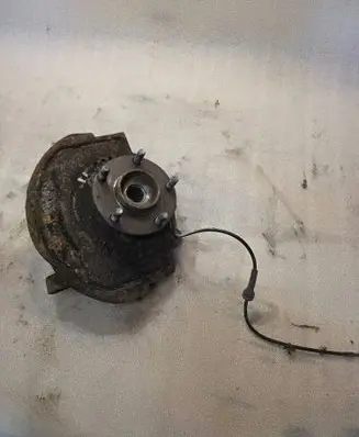 Infiniti FX Front wheel hub 